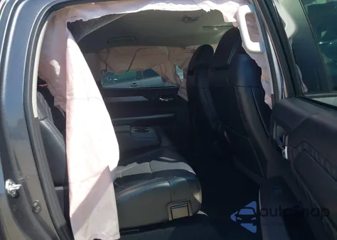 2016 Toyota Tundra Platinum 5.7L V8 z USA, uszkodzony, nr VIN 5TFAW5F11GX543407